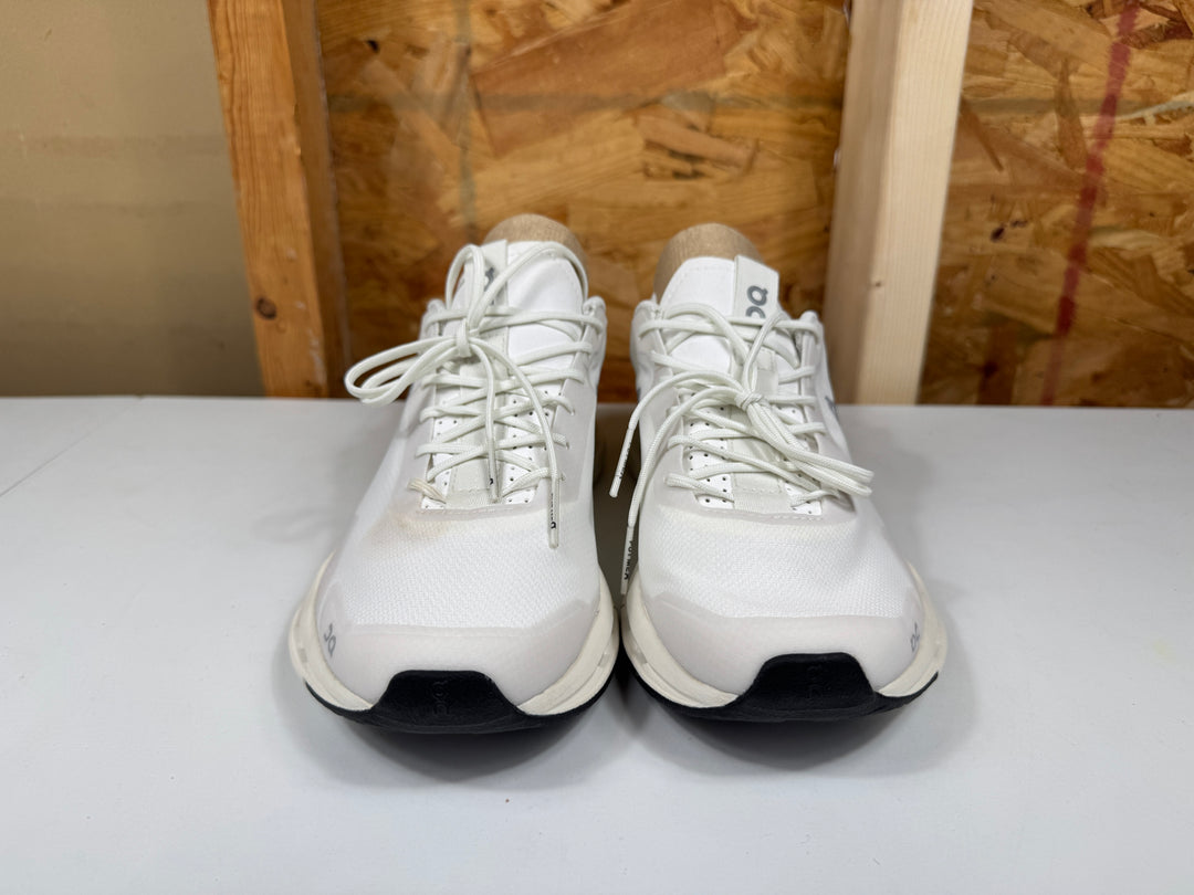 On Running Cloudnova Running Shoes White/Eclipse Womens Size 7.5 Lightly Worn