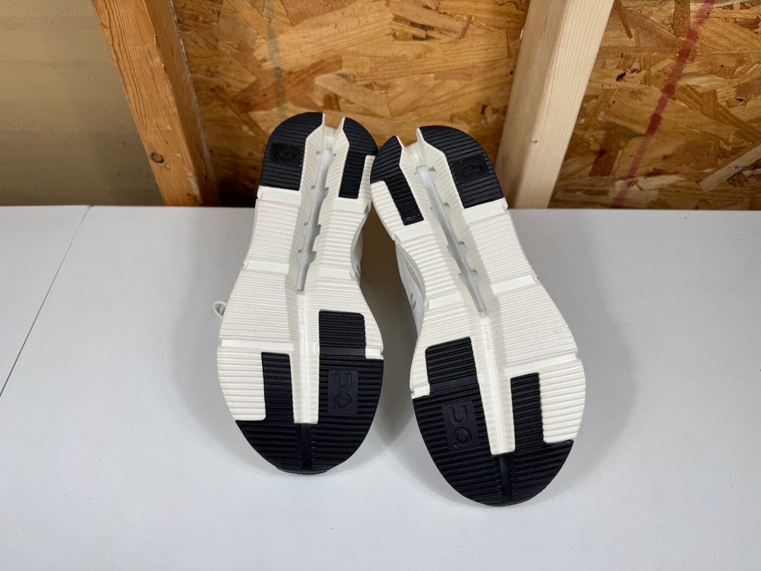 On Running Cloudnova Running Shoes White/Eclipse Womens Size 7.5 Lightly Worn