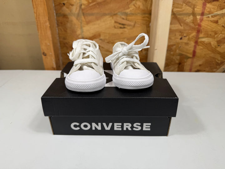 Converse Chuck Taylor All Star Classic Sneakers White Size 4C (Infant & Toddler) Lightly Worn 716828F