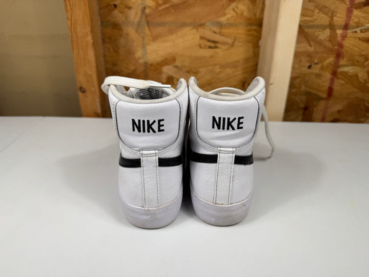 Nike Blazer Mid '77 White/Total Orange/Black Big Kid Size 4.5 Worn DA4086-100