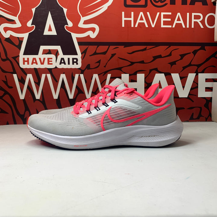 Nike Air Zoom Pegasus 39 Pure Platinum/Hyper Pink Womens Size 10 Worn