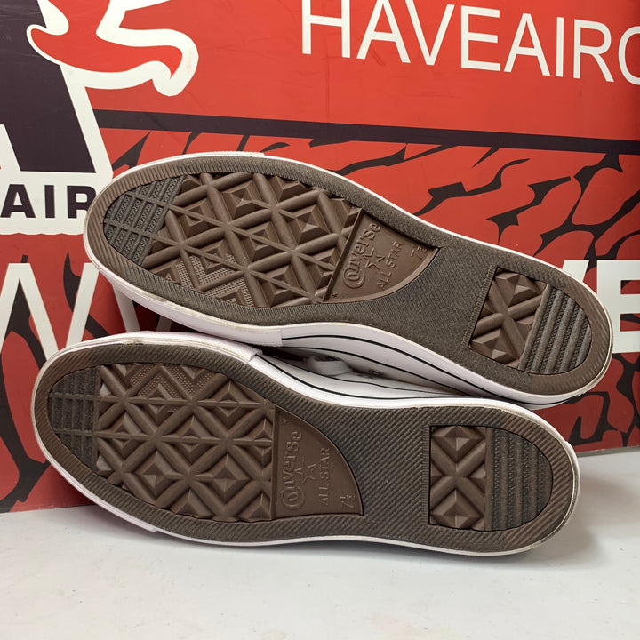 Converse Chuck Taylor All Star Lift Platform Low Canvas White/Black Womens Size 9.5 Worn