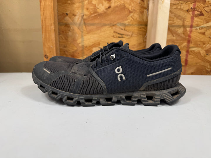 On Running Cloud 5 Running Shoes All Black Mens Size 11 Worn