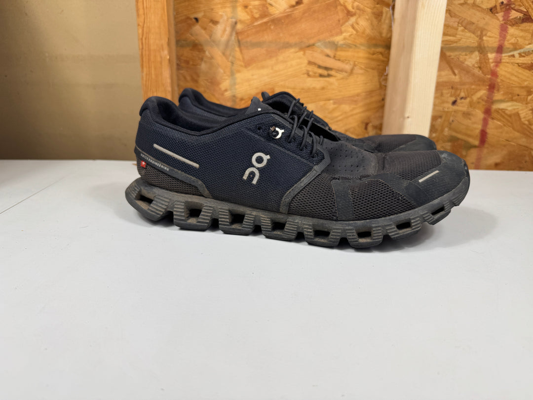 On Running Cloud 5 Running Shoes All Black Mens Size 11 Worn