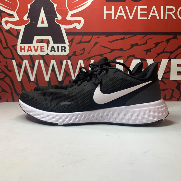 Nike Revolution 5 Running Shoe Black/White Mens Size 12 Lightly Worn