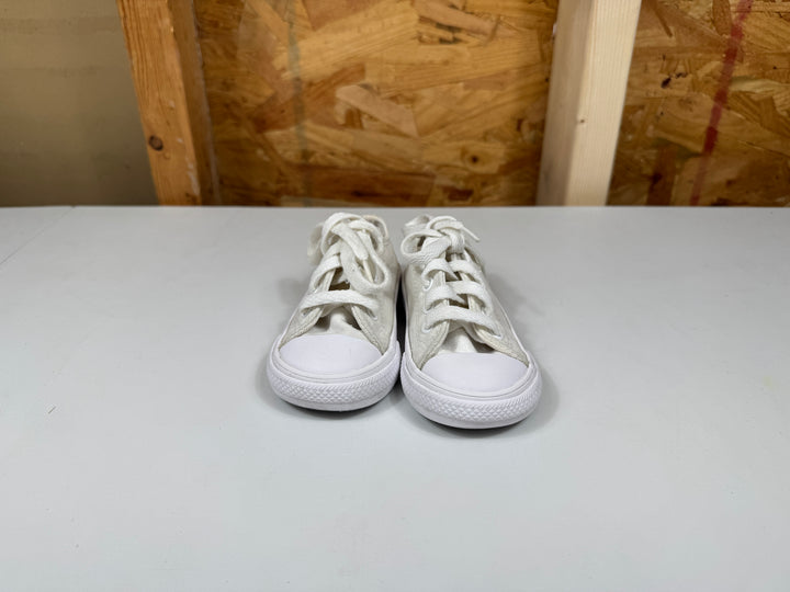 Converse Chuck Taylor All Star Classic Sneakers White Size 4C (Infant & Toddler) Lightly Worn 716828F