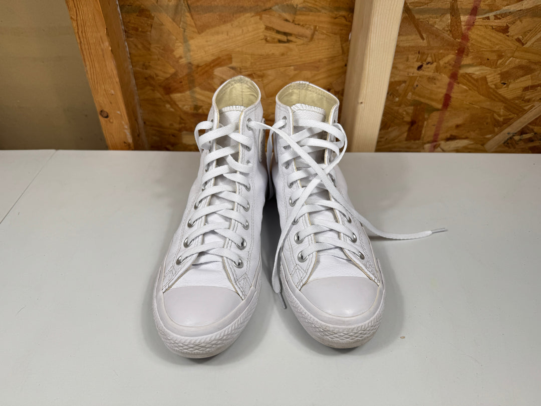 Converse Chuck Taylor All Star Leather White Monochrome  Size Men's 6.5/Women's 8.5 Lightly Worn 1T406