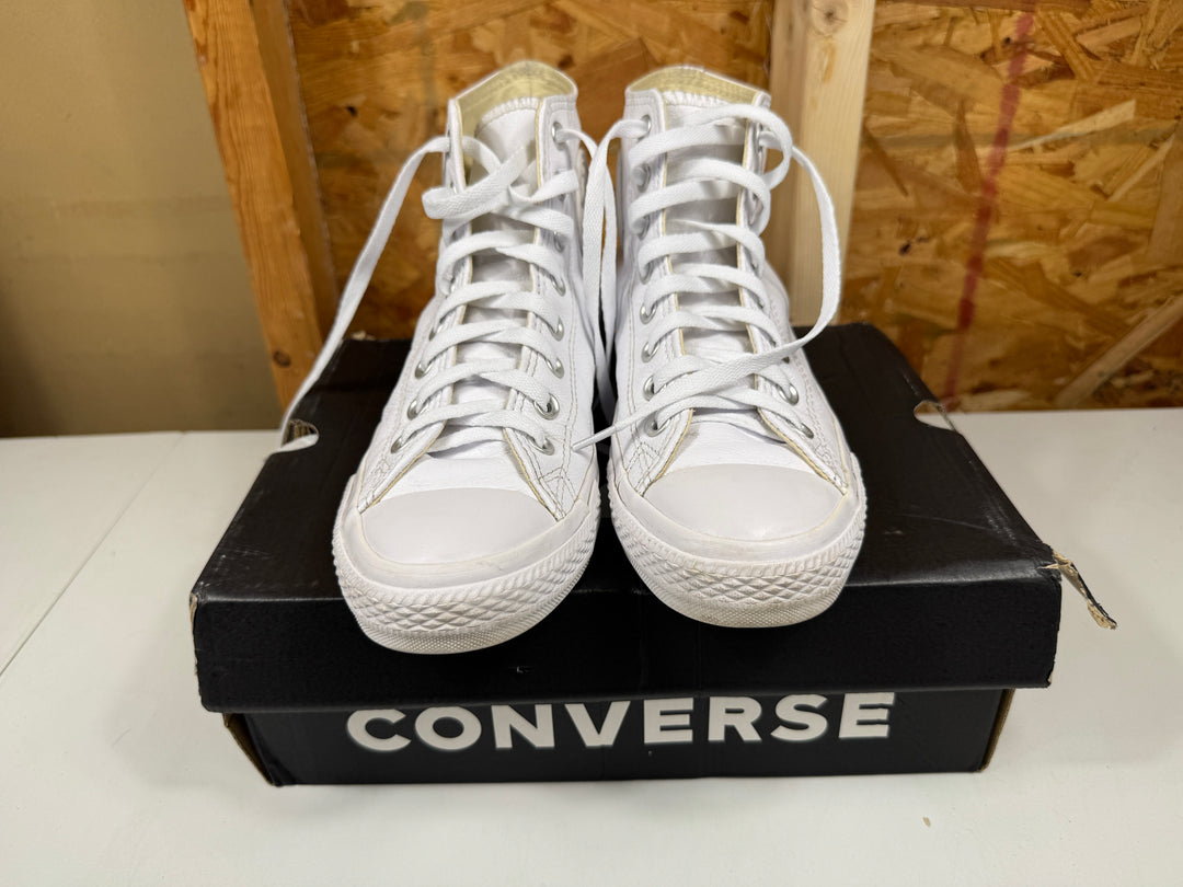 Converse Chuck Taylor All Star Leather White Monochrome  Size Men's 6.5/Women's 8.5 Lightly Worn 1T406