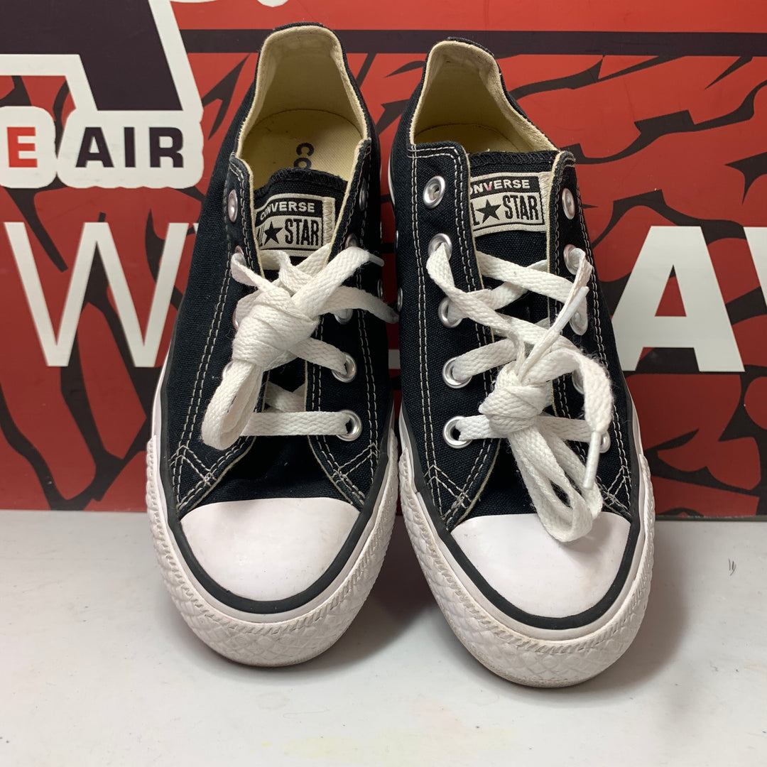 Converse Chuck Taylor All Star Classic Low Black/White Size Mens 4/Womens 6 Worn