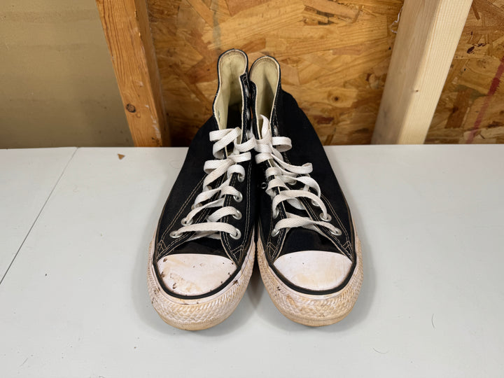 Converse Chuck Taylor All Star Classic High Top Black/White Size Men's 7/ Women's 9 Worn M9160