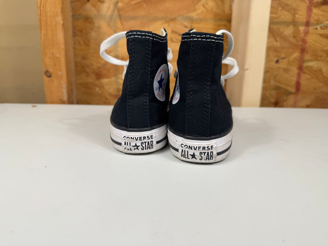 Converse Chuck Taylor All Star Classic High Top Black/White  Size 13.5 Little Kid Lightly Worn 3J231