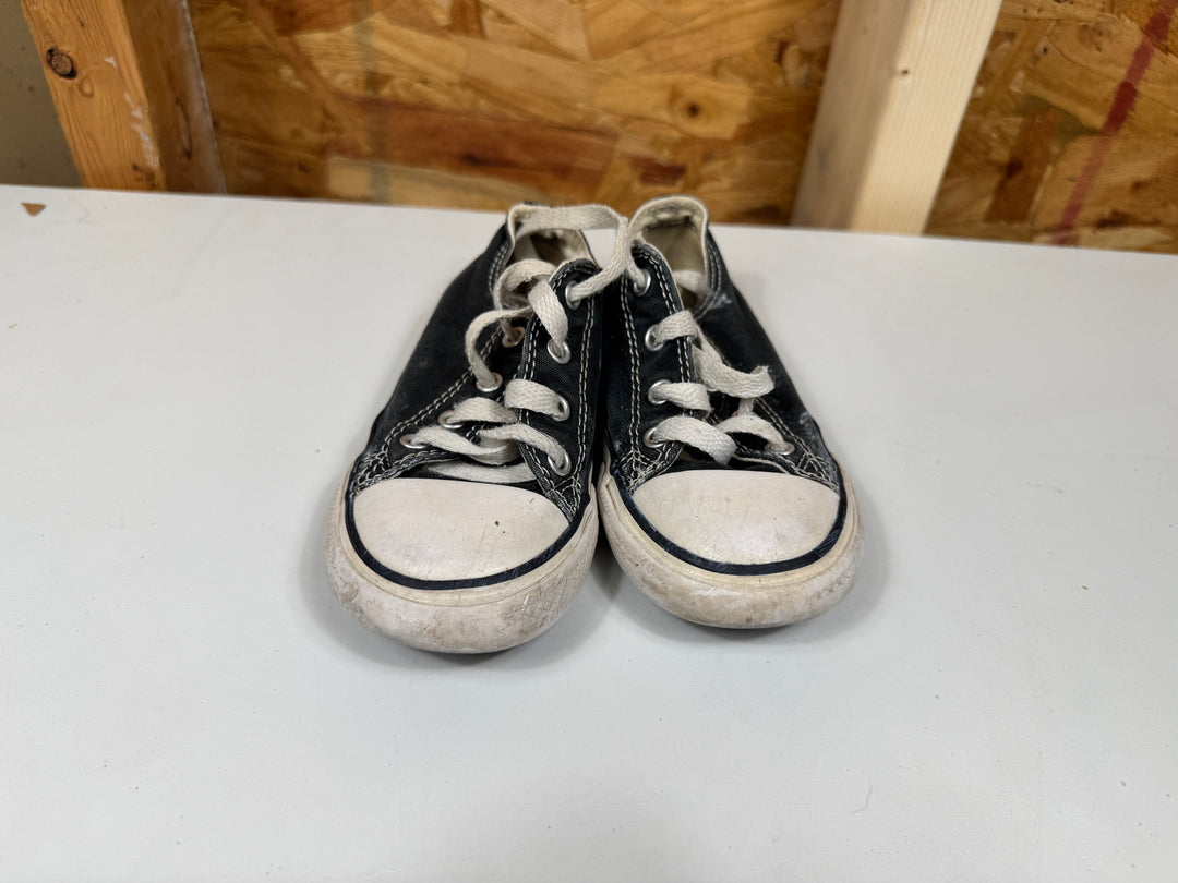 Converse Chuck Taylor All Star Classic Low Top  Black/White  Size 8 Toddler Worn 7J235