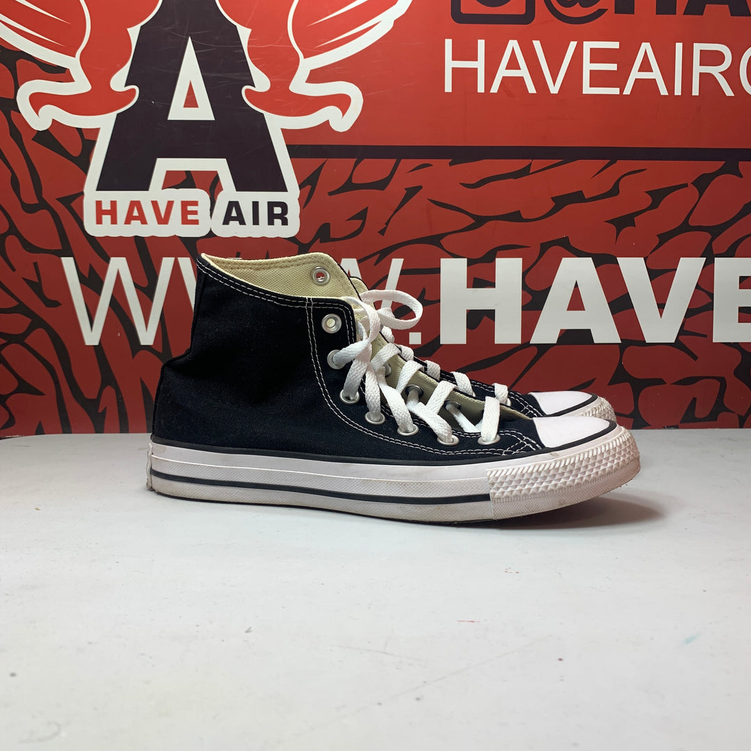 Converse Chuck Taylor All Star Classic High  Black/White  Size Mens 5.5/Womens 7.5 Worn
